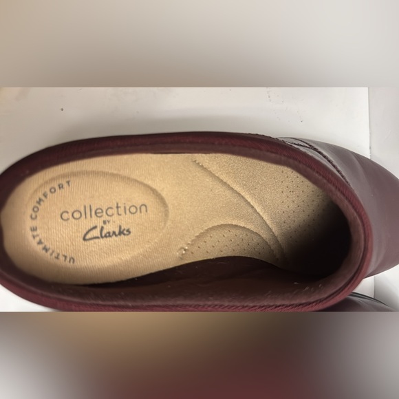 Sz 6 WOMENS CLARKS CLOGS SLIP-ON MULES SHOES BURGUNDY COLOR - Picture 5 of 7